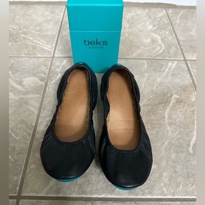 Matte Black Tieks size 9.